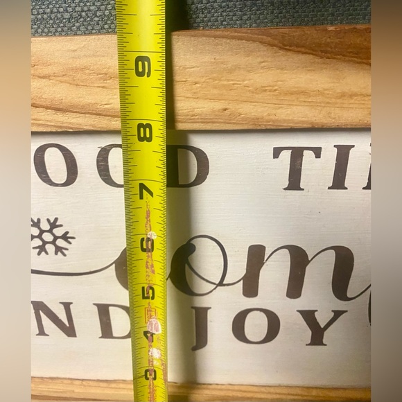 Nwt….custom made sign that says Good tidings of comfort and joy…chalk paint and - Picture 4 of 5